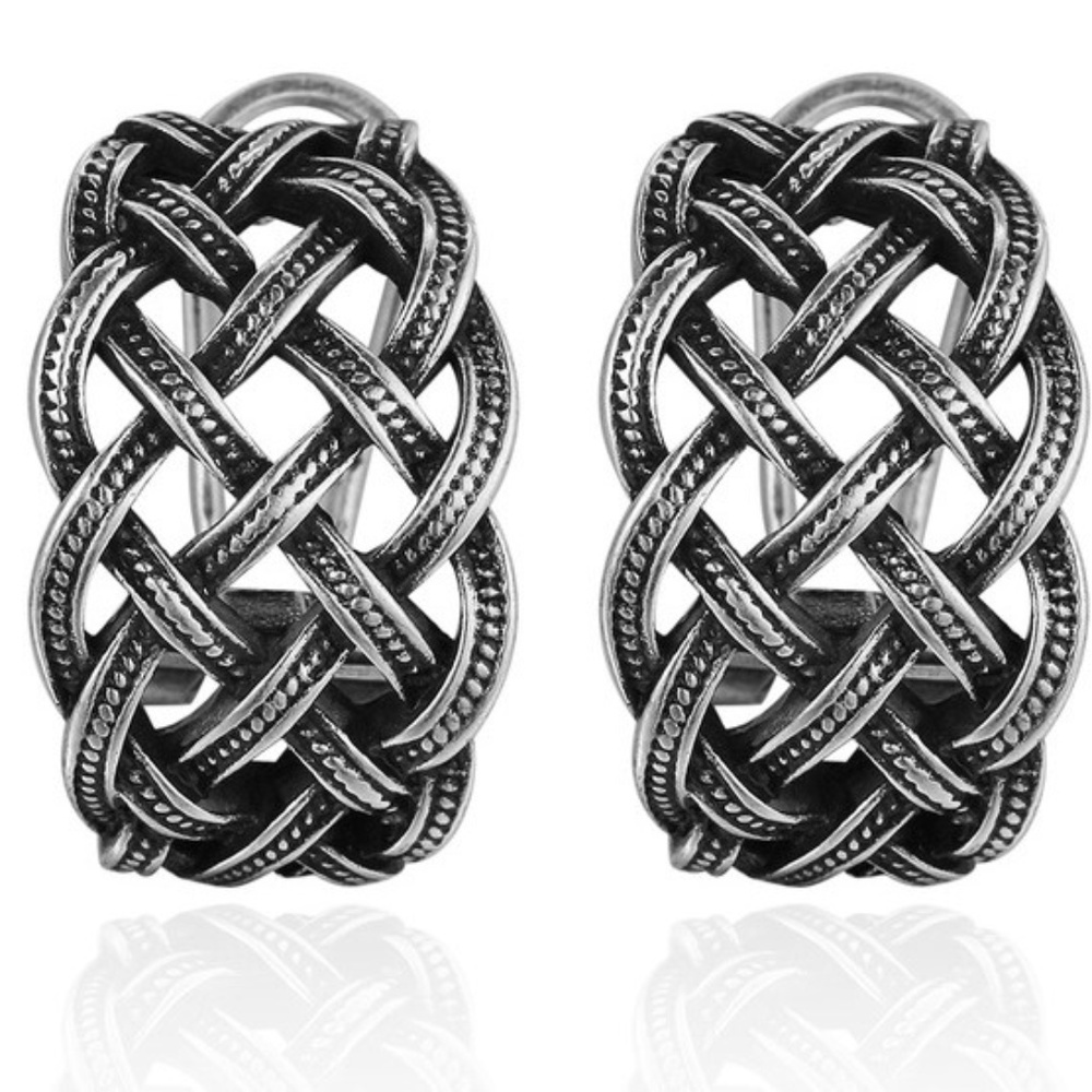 Twisted Stud Vintage Earing